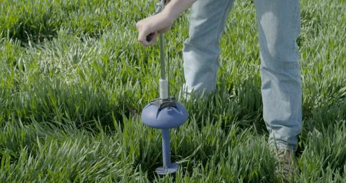 The CropX team installs soil quality sensors on agricultural land [image c/o CropX].
