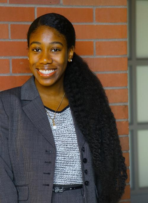 Elonna Jones Headshot